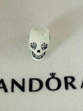 Pandora Glow-in-the-dark Sparkling Skull Charm
